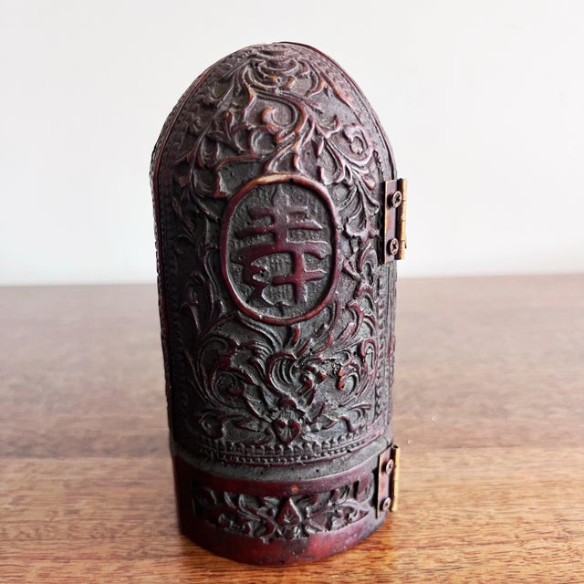 1960s Antique Chinese Triptych Folding Sanxing Gods Resin Shrine For Sale - Image 5 of 6