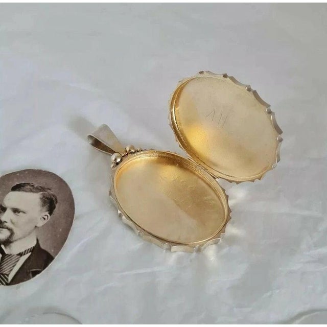 Victorian Sterling Silver Oval Locket & Chain, 1890 For Sale - Image 9 of 12