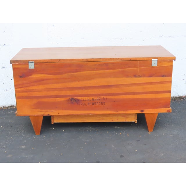 Lane Furniture Lane Mid Century Modern Cedar Chest Blanket Trunk Bench With a Drawer 6587 For Sale - Image 4 of 16