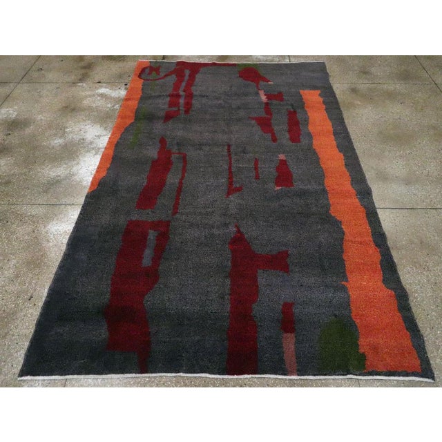 Galerie Shabab Collection Mid-20th Century Handmade Turkish Anatolian Small Room Size Carpet For Sale - Image 4 of 10