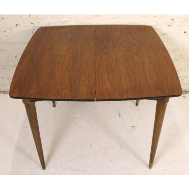 Mid-Century Modern Mid 20th Century Expanding Walnut Dining Table by the Jefferson Wood Working Co. For Sale - Image 3 of 14
