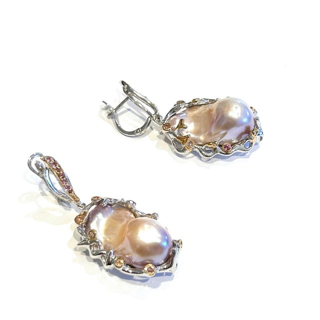Gemstone Bochic “Orient” Vintage Multi Sapphire & White Baroque Pearl Earrings Set In 18k For Sale - Image 7 of 8