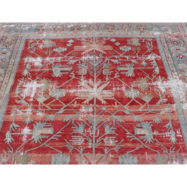 Early 20th Century Early 20th Century Antique Hand-Knotted Persian Bibikabad Rug in Wool With Unique Medallions For Sale - Image 5 of 13