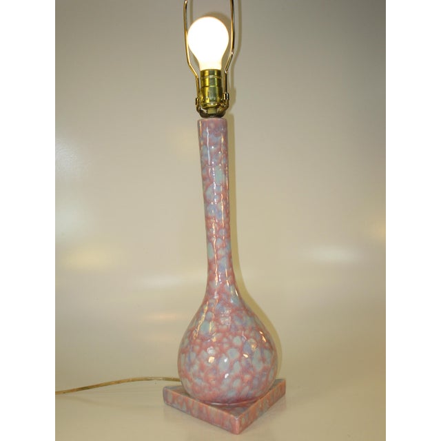 1970s Mid Century Modern Table Lamp Triangle Ball Pink Blue Glaze Ceramic For Sale - Image 6 of 7