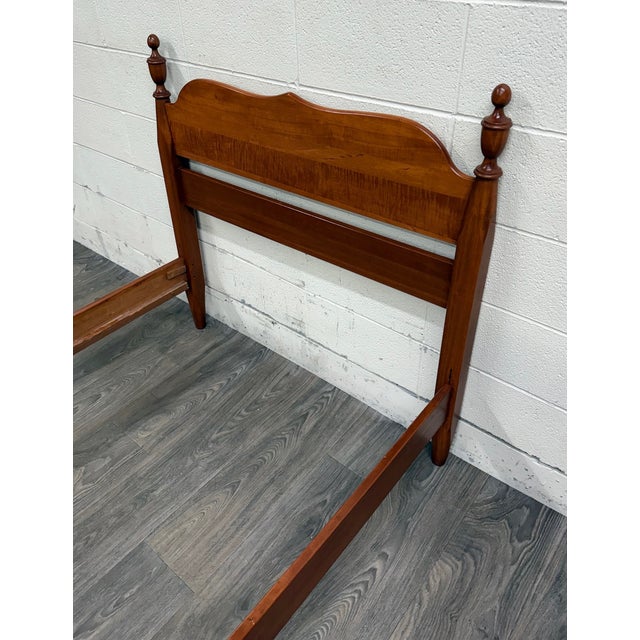 Early 20th Century Vintage Twin Size Federal Style Empire Style American Tiger Maple Bed For Sale - Image 5 of 10
