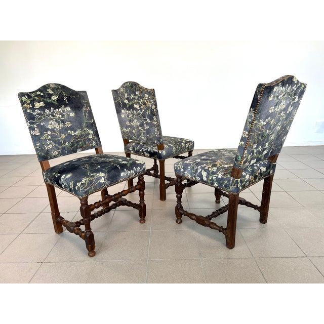 French Vintage Louis XIII Style Dining Chairs – Set of 4 For Sale - Image 3 of 12
