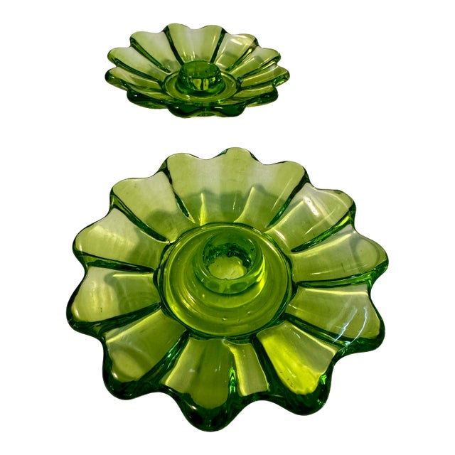 Set of 2 Federal Glass Candleholders – Celestial Limelight Pattern, Emerald Green (1970s) For Sale