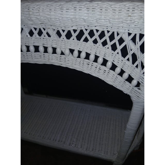 1970s Vintage Boho Chic Coastal White Wicker Console Table With Lattice & Bead Detail For Sale - Image 5 of 10