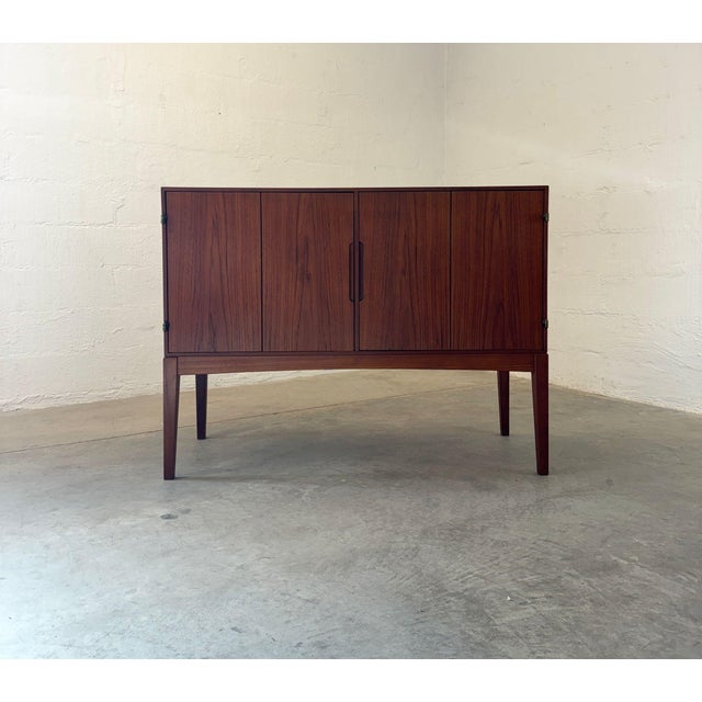 Mid-Century Modern 1960s Danish Teak Media Cabinet with Bi-Fold Doors For Sale - Image 3 of 9