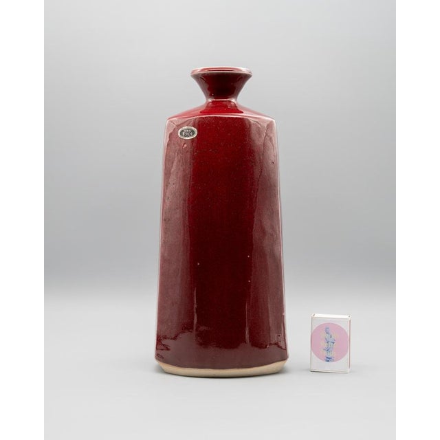 Cinnabar Red Shigaraki Bottle Vase Atsushi Yuba, Japan, 1980s For Sale - Image 4 of 14