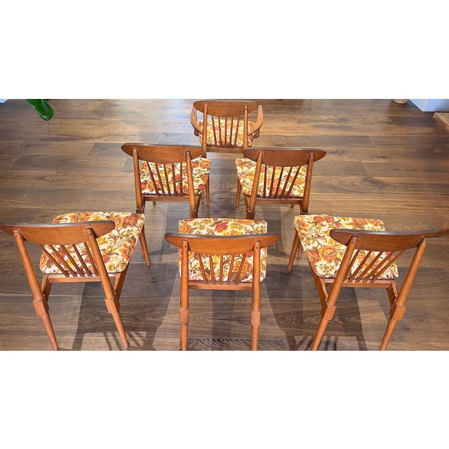 A beautifully sculpted (unmarked) set of six mid-century modern dining chairs from Broyhill’s iconic Sculptra collection,...