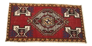 1960s Vintage Oushak Rug- 1′6″ × 2′9″