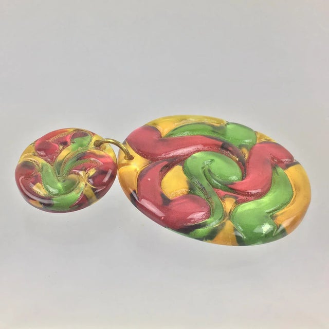 1980s Multicolor Lucite Dangle Disk Pair of Clip Earrings For Sale - Image 5 of 5