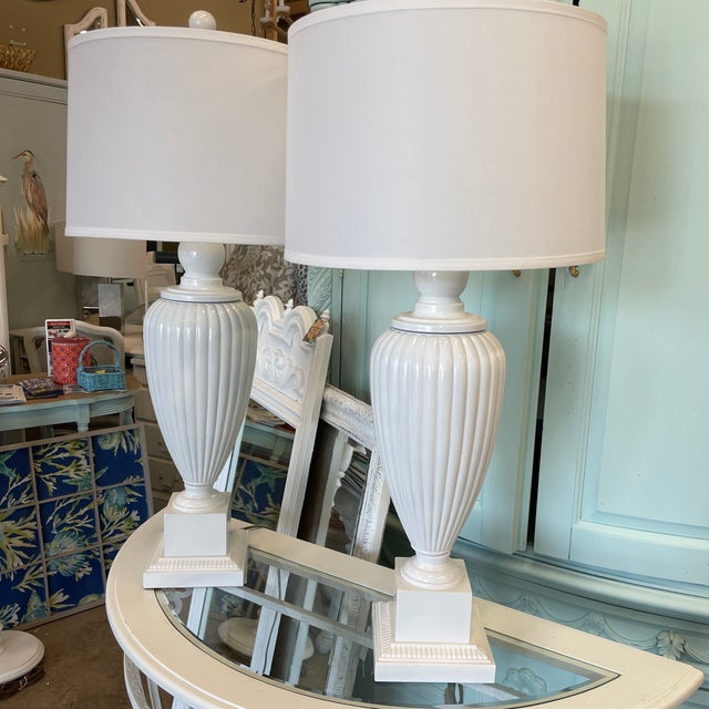 Metal Vintage Urn Lamps in Gloss White - a Pair For Sale - Image 7 of 8
