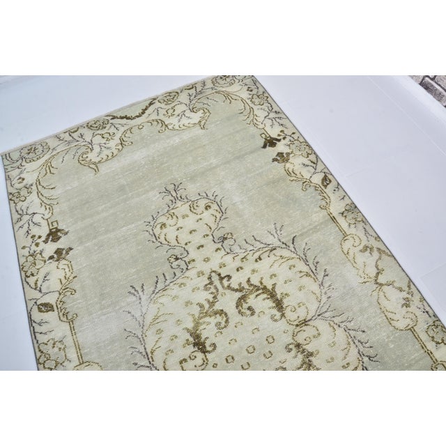 Turkish 1950s Turkish Bohemian Floor Carpet For Sale - Image 3 of 10