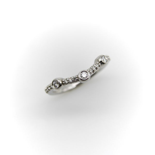 Contemporary 14k White Gold Diamond Curved Band Size 7.25 For Sale - Image 3 of 8
