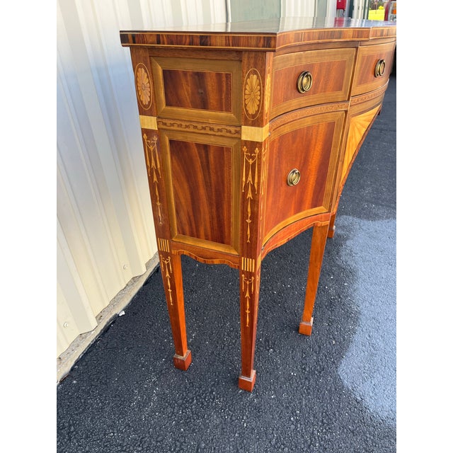 French Italian Banded Mahogany Sideboard Buffet With Satinwood and Yellowheart Inlays, C. 1950s For Sale - Image 3 of 12