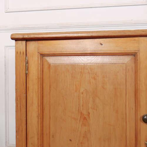 19th Century English Pine Dresser Base For Sale - Image 4 of 13