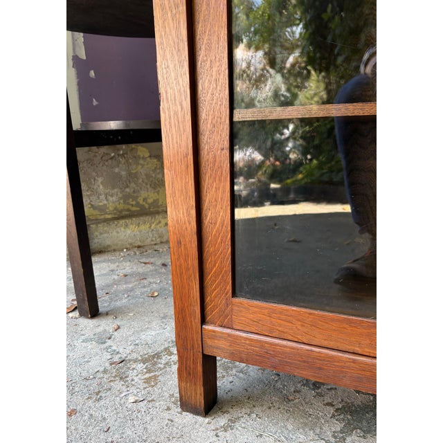1910s Arts & Crafts Mission Oak Book Case or Cabinet For Sale - Image 10 of 11