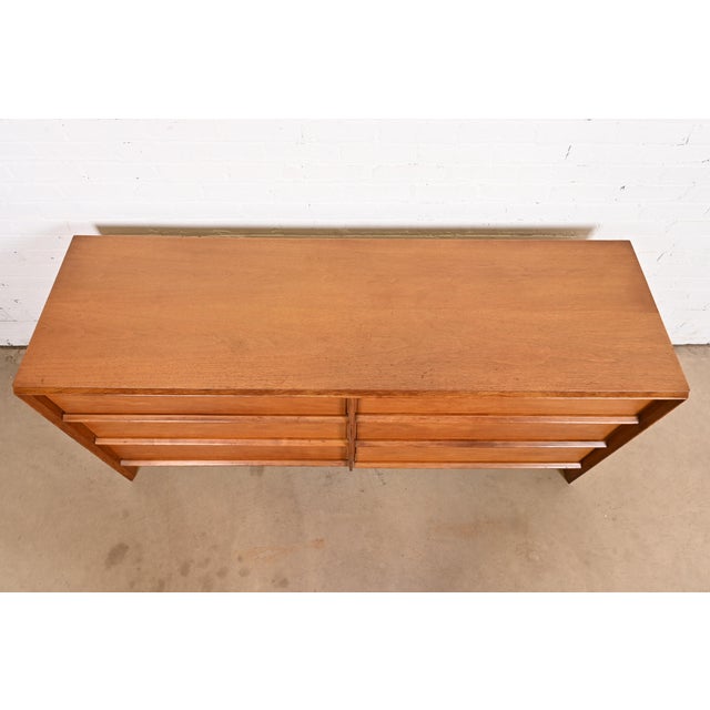 Robsjohn-Gibbings for Widdicomb Mid-Century Modern Walnut Dresser, 1950s For Sale - Image 9 of 12