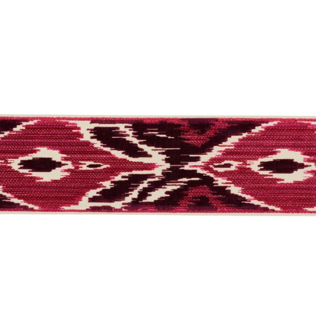 Interpreted in luxe cut velvet, this large-scale ikat tape has incredible depth and dimension, as well as a fabulous hand....
