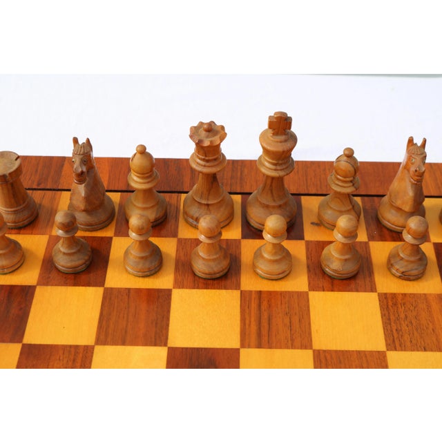 1950s Mid Century Drueke No 61 Wood Chessboard With Mieux J' Attends Wood Chess Pieces & Storage Box For Sale - Image 5 of 17
