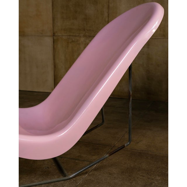 Mid-Century Modern 1960s Fibrella Lounge Chair by Le Barron, Powder Pink, Attributed For Sale - Image 3 of 7