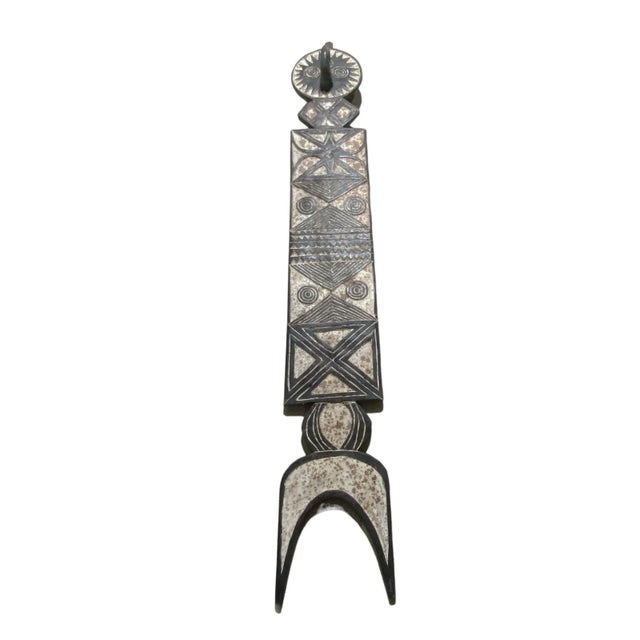 This extraordinary large bobo bwa plank mask hails from Burkina Faso and is renowned for its spiritual power. Its plank...