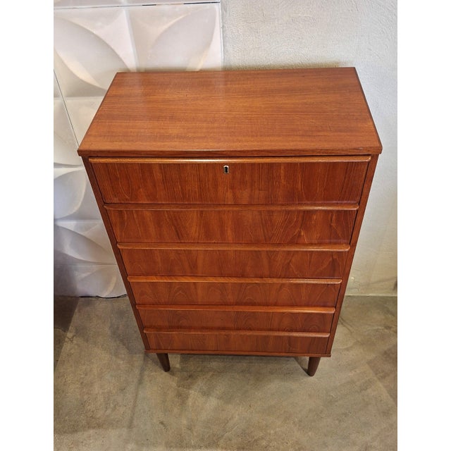 Danish Chest of Drawers in Teak, 1960s, in Restored conditions. Designed 1960 to 1969