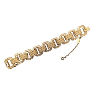 Vintage 1974 Signed Monet Goldtone Link Bracelet For Sale