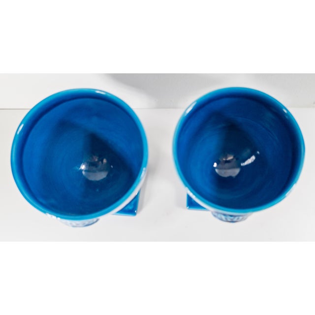 Mid-Century Italian Pair of Bright Turquoise Blue Garniture Urns For Sale In New York - Image 6 of 9