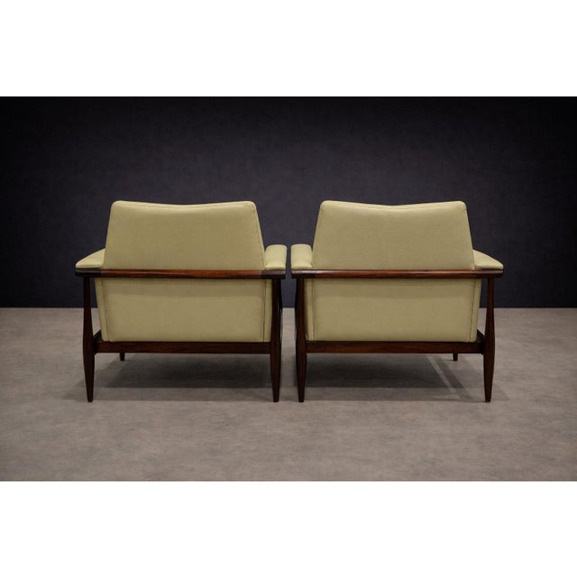 Pair of Brazilian Modern Armchairs in Rosewood and Leather, Liceu De Artes E Ofícios, 1960s For Sale - Image 11 of 13