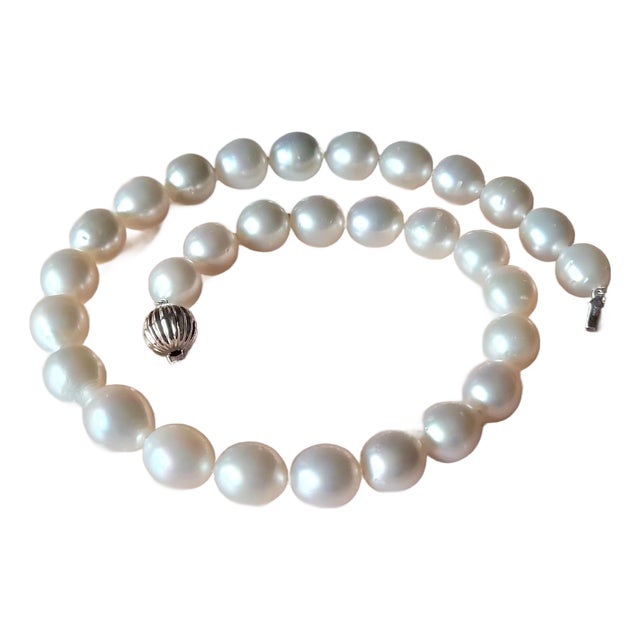 South Sea White Pearl Necklace With 14k Gold Clasp For Sale