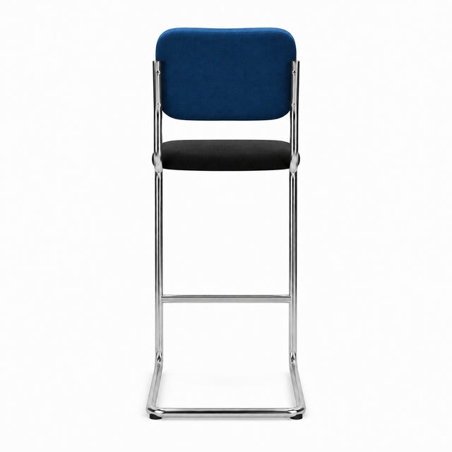 The Knoll Cesca Fully Upholstered Counter Stool by Marcel Breuer brings one of the most iconic Bauhaus designs to counter-...