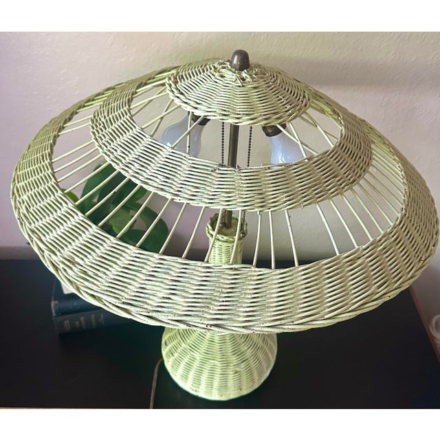 1930s 1940s Heywood Wakefield Arts & Crafts Wicker Table Lamp For Sale - Image 5 of 12