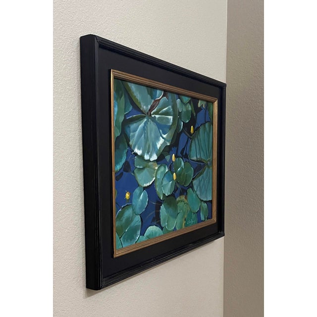 Contemporary August Pond by Sheri Farabaugh | Oil on Hardboard Oil painting of lily pads and yellow flowers. For Sale - Image 3 of 3