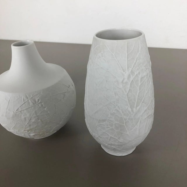 German Porcelain Op Art Leaf Vases from Heinrich Selb, 1970s, Set of 3 For Sale - Image 10 of 17