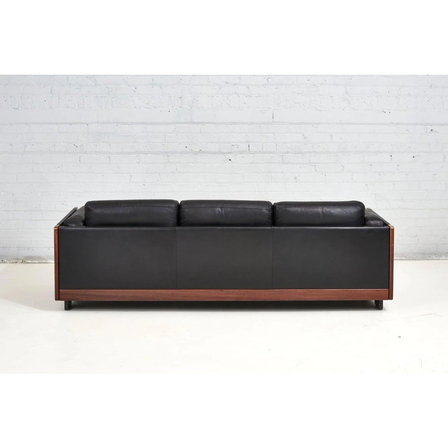 black-leatherrosewood-920-sofa