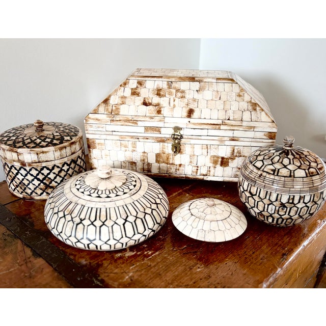 Bone Maitland-Smith Tessellated Bone Lidded Box- Lattice Round Accent For Sale - Image 7 of 7