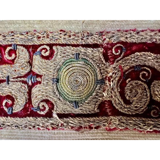 Baroque Pair of Appliquéd Soft Yellow Velvet Pillows For Sale - Image 3 of 5