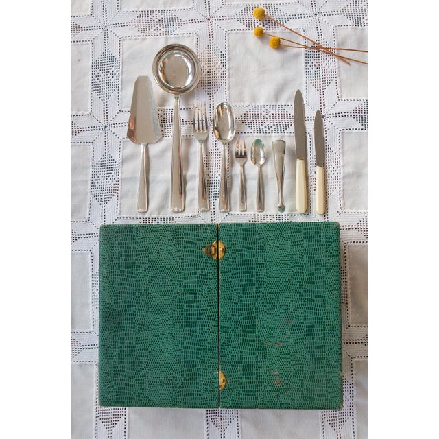 Large French Cutlery Set for Twelve People from Le Couvert Français Coquille, 1930s, Set of 75 For Sale - Image 3 of 9