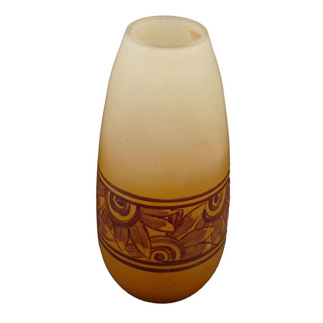 Art Deco orange vase is an original decorative object realized between the 1920s and 1930s. Original opaque glass. Made in...