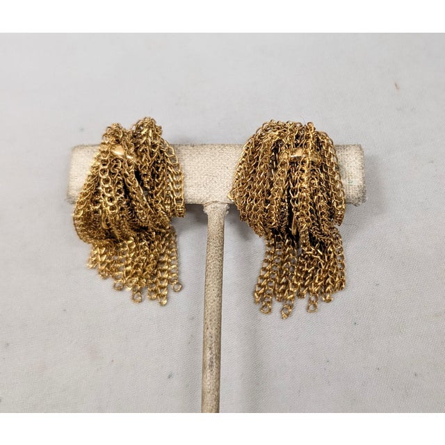 Vintage 1971 Signed Napier Goldtone Fringe Clip Earrings-2 Pieces For Sale In Philadelphia - Image 6 of 9
