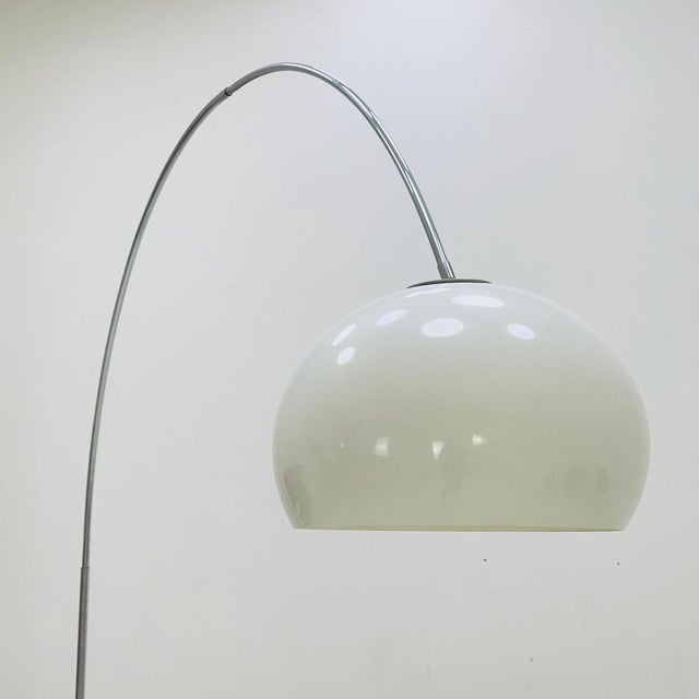 Large Mid-Century Space Age Italian Arched Floor Lamp, 1970s For Sale - Image 3 of 11