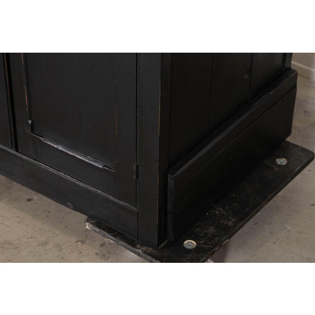 Large 19th-Century English Country Pine Dresser For Sale - Image 16 of 18