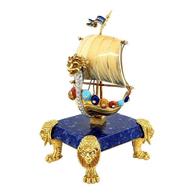 Mid 20th Century 18k Objet d'Art Brooch For Sale