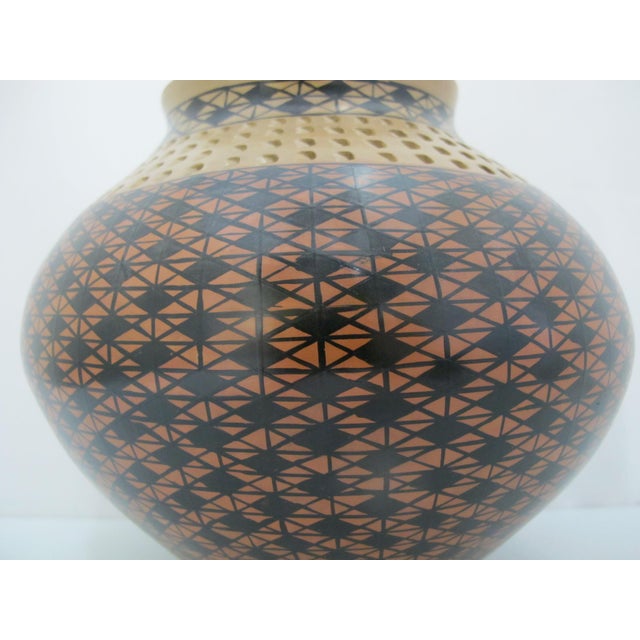Mata Ortiz Amalia Mora Mexico Geometric Diamond Eye Dazzler Pottery Vessel Vase For Sale - Image 4 of 7