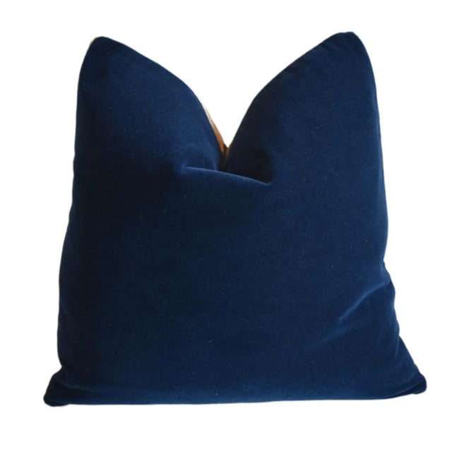 Beautiful Designer Susan Tucker Floral Feather/Down Linen Pillow 21" Square For Sale In Los Angeles - Image 6 of 7
