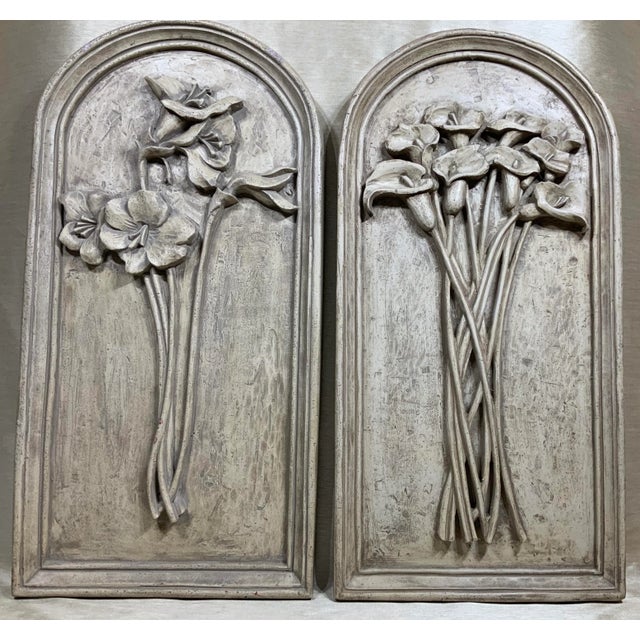 Pair of impressive wall hanging solid composition hand painted in grey, with two different bouquet or flowers.
