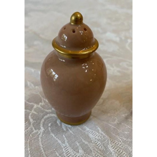Fitz and Floyd 1980s Fitz and Floyd Versailles Dusty Rose Salt and Pepper Shaker Set For Sale - Image 4 of 6